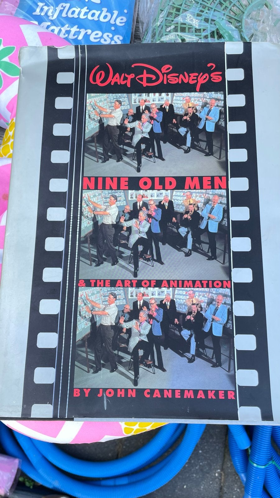 Walt Disney's Nine Old Men & The Art of Animation Boek, Ophalen of Verzenden, Overige figuren, Zo goed als nieuw, Papier, Kaart of Schrift