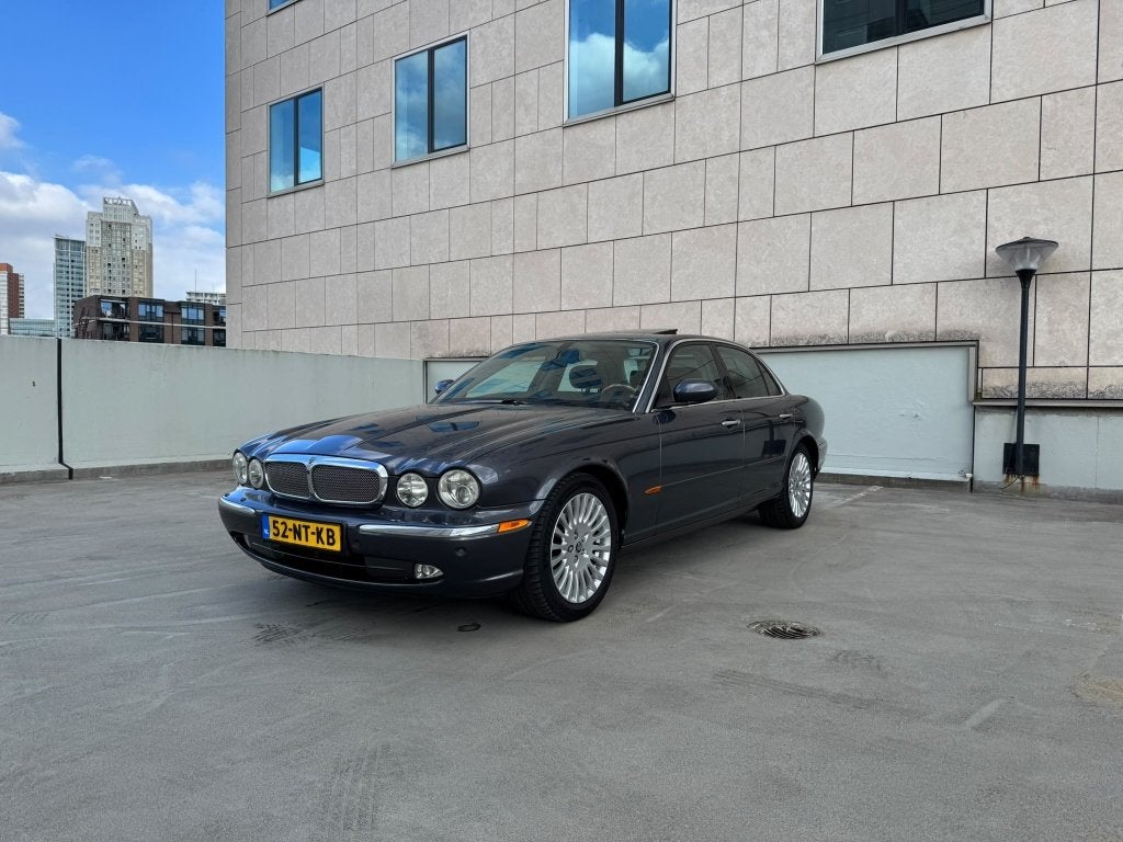 Jaguar XJ 4.2 Executiv 2004 (vol Jag specialist onderhouden), Auto's, Automaat, Achterwielaandrijving, Xenon verlichting, 298 pk