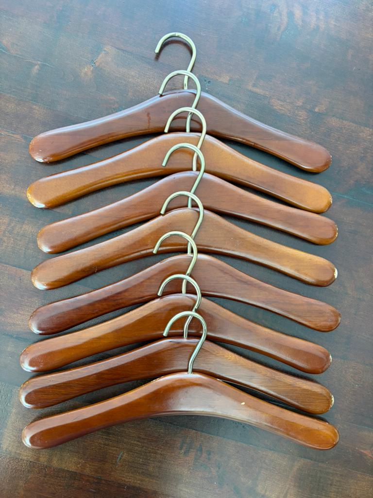 8 stuks Luxe houten vintage kostuum kleerhangers/kapstokken, Ophalen of Verzenden, Gebruikt, Hout, Volwassenen