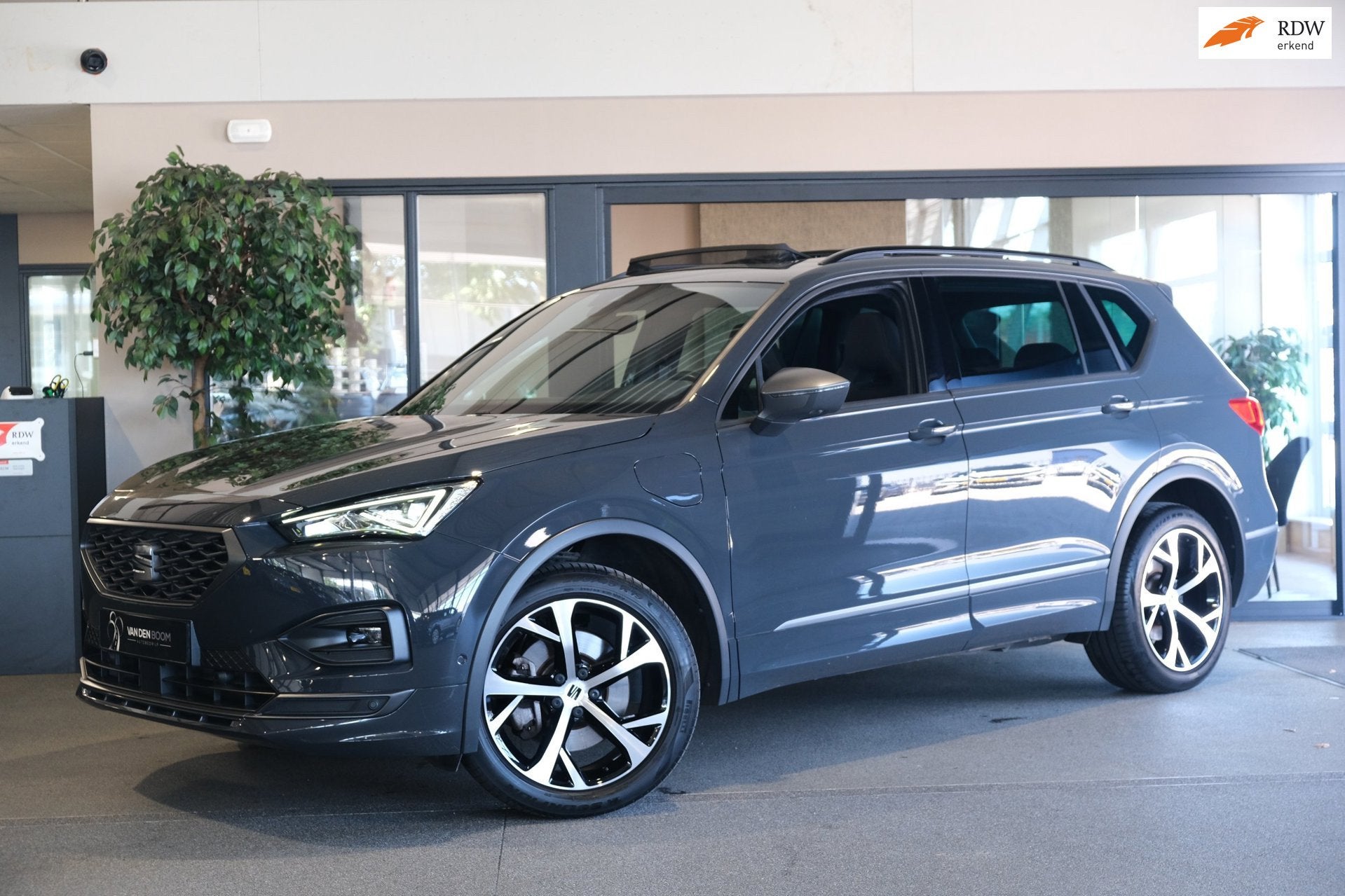 Seat Tarraco 1.4 TSI e-Hybrid PHEV FR 245PK Pano Trekhaak Ke, Auto's, Seat, Gebruikt, Zwart, 4 cilinders, 2000 kg