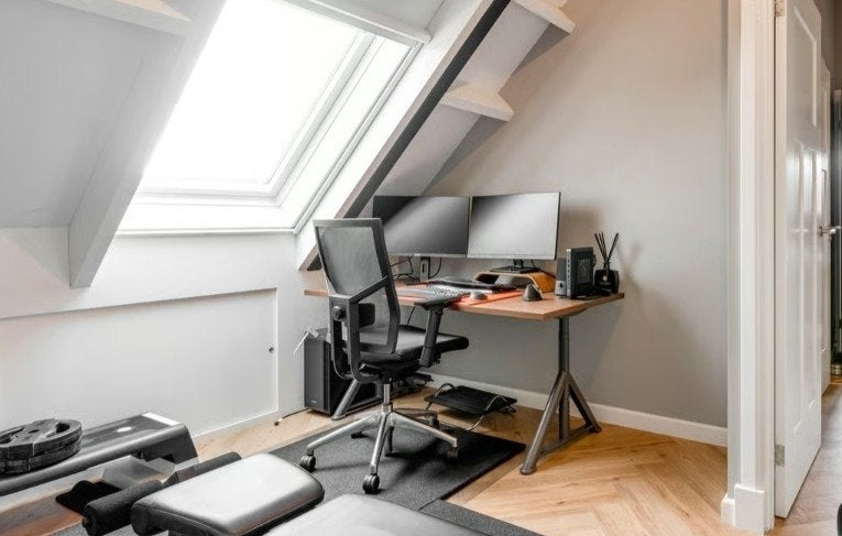Nieuwe IKEA IDÅSEN bureau 160x80 – bruin/donkergrijs, Ophalen, IKEA, Computerbureau, Modern