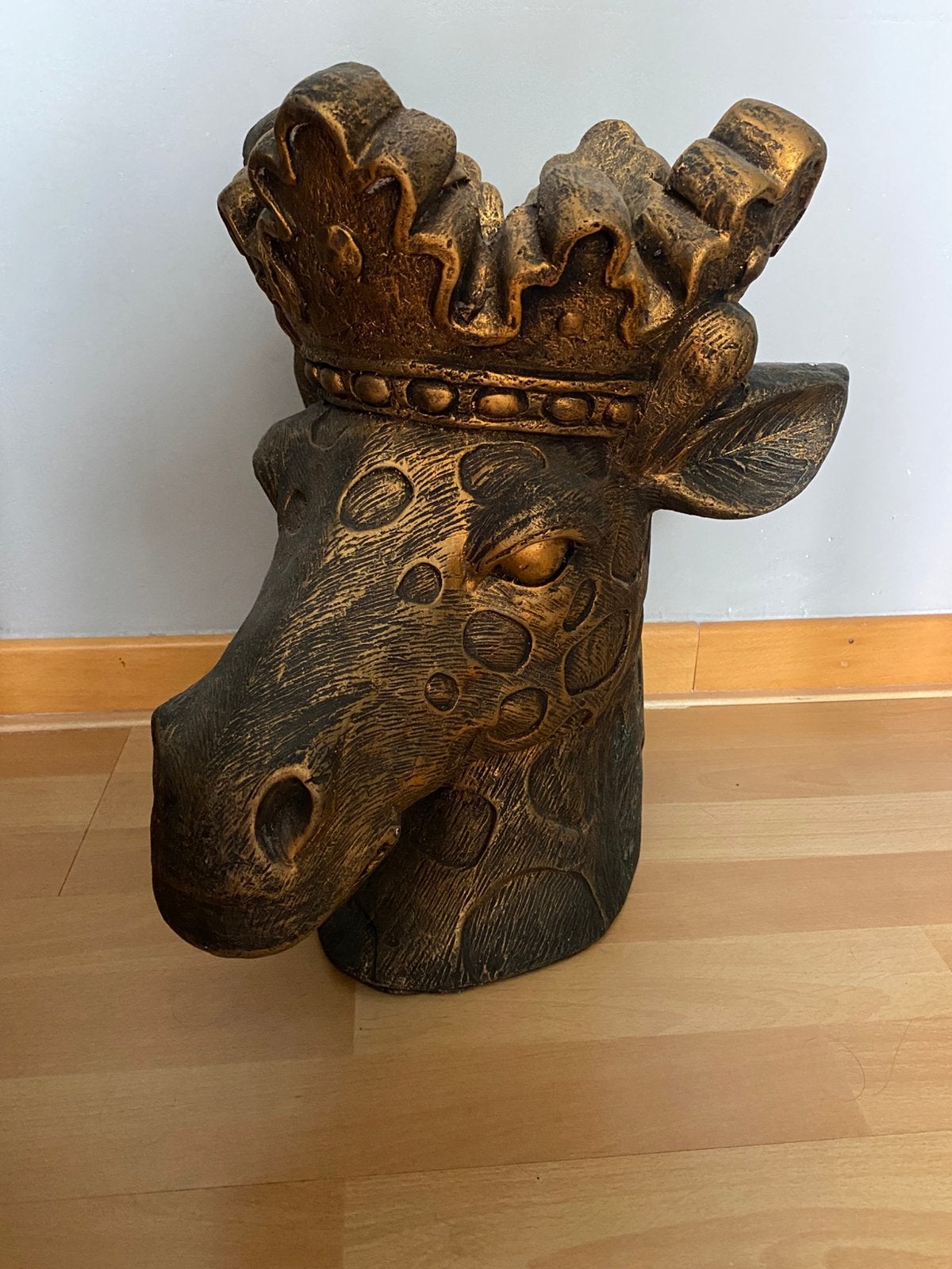 Gouden giraf vaas met kroon, Ophalen, Zo goed als nieuw