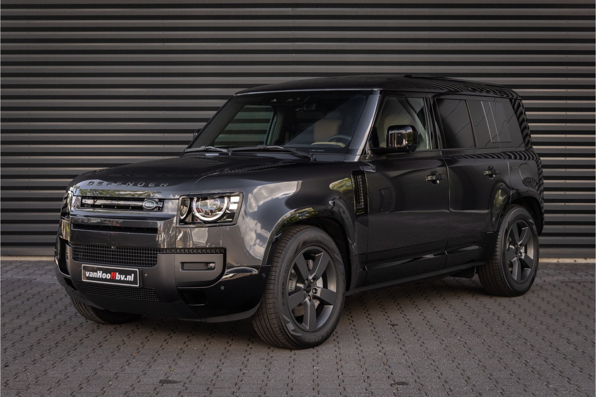 Land Rover Defender 110 2.0 P300e 110 X-Dynamic HSE Pano Hea, Automaat, Automatische klimaatregeling, Gebruikt, Euro 6