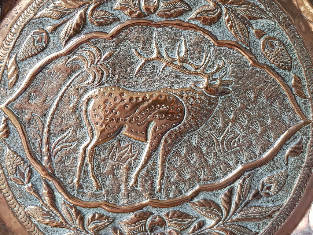 Prachtig antiek Oosters koper bord met een hert 39,3 cm., Ophalen of Verzenden, Wanddecoratie, Handgemaakt