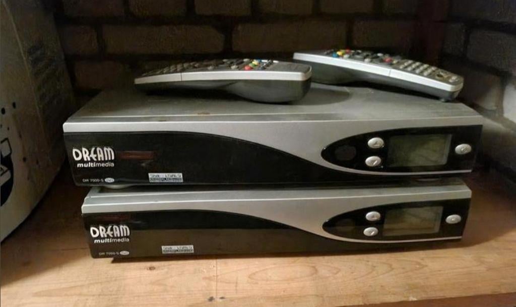 Dream Multimedia DM 7000-S Satellietontvanger (2 stuks), Ophalen of Verzenden, Gebruikt, Decoder