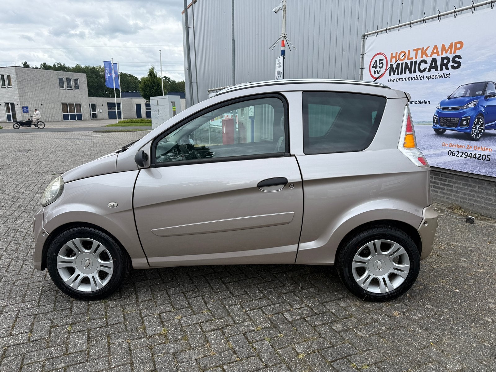 Microcar M.Go Brommobiel 45KM / CHAMPAGNE / YANMAR / 2009, Ophalen, Holtkampminicars@gmail.com, Holtkamp Minicars, 16 km/u of meer
