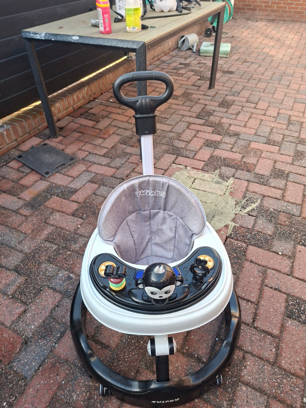 Twinky Babywalker met Speelgoed en Duwstang, Kinderen en Baby's, Ophalen of Verzenden, Zo goed als nieuw, Overige typen, Met wieltjes