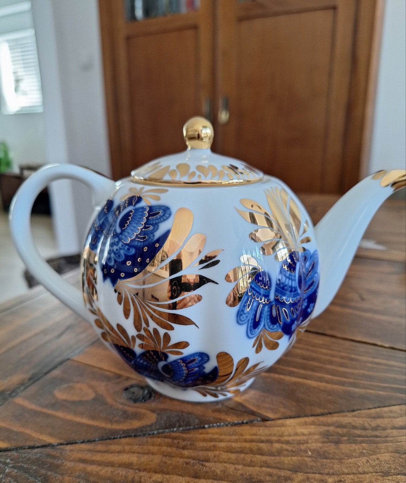 Lomonosov-porseleinen theepot., Verzenden