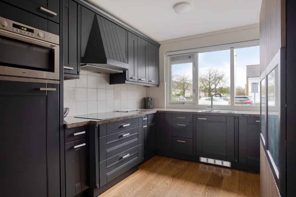 Complete well‑maintained kitchen for sale – incl. appliances, Gebruikt, Zwart, Hoekkeuken, Graniet of Steen