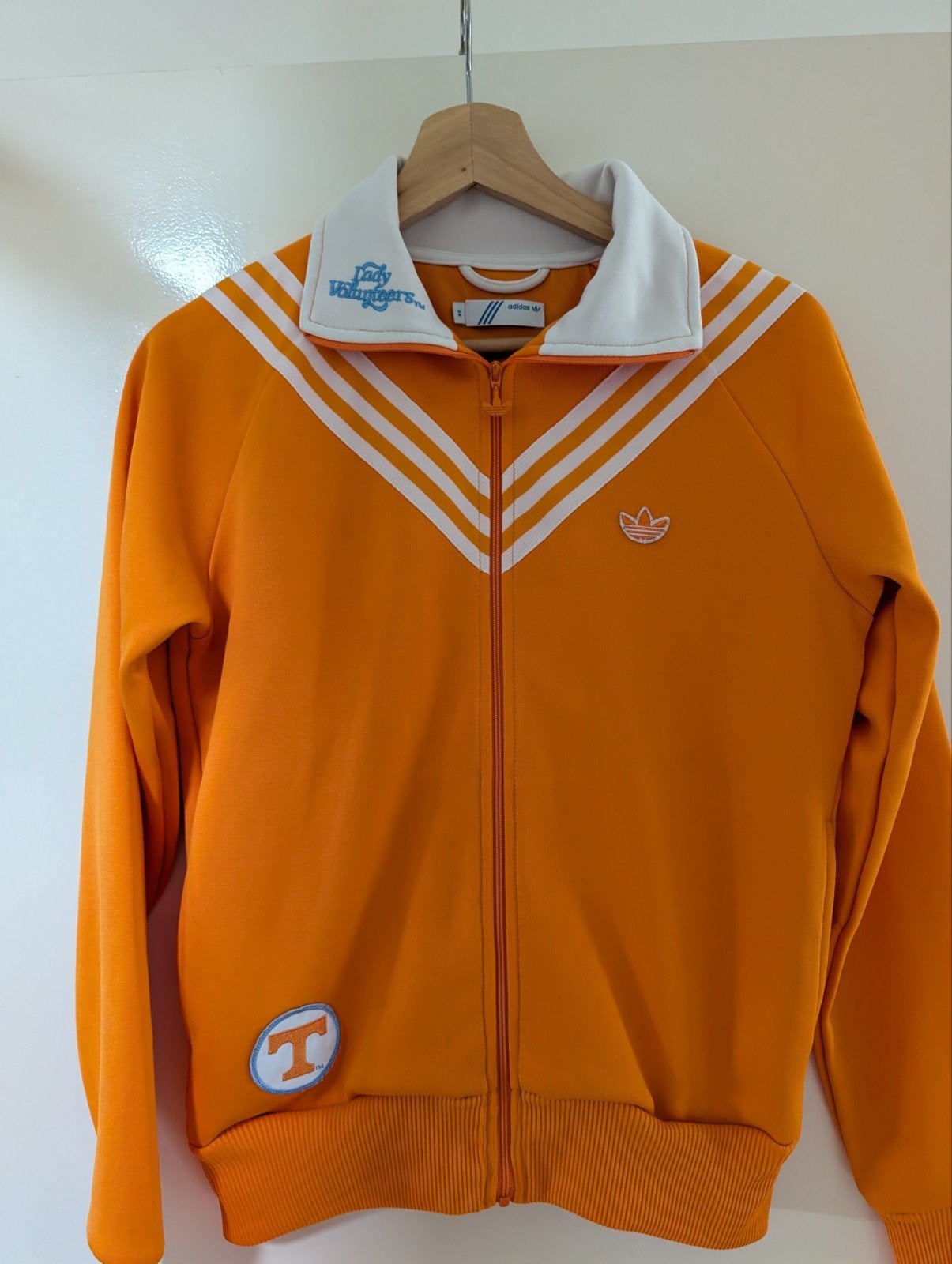 Vintage Adidas trainingsjack Lady Volunteers 2005/2006, Maat 38/40 (M), Adidas, Overige typen, Oranje