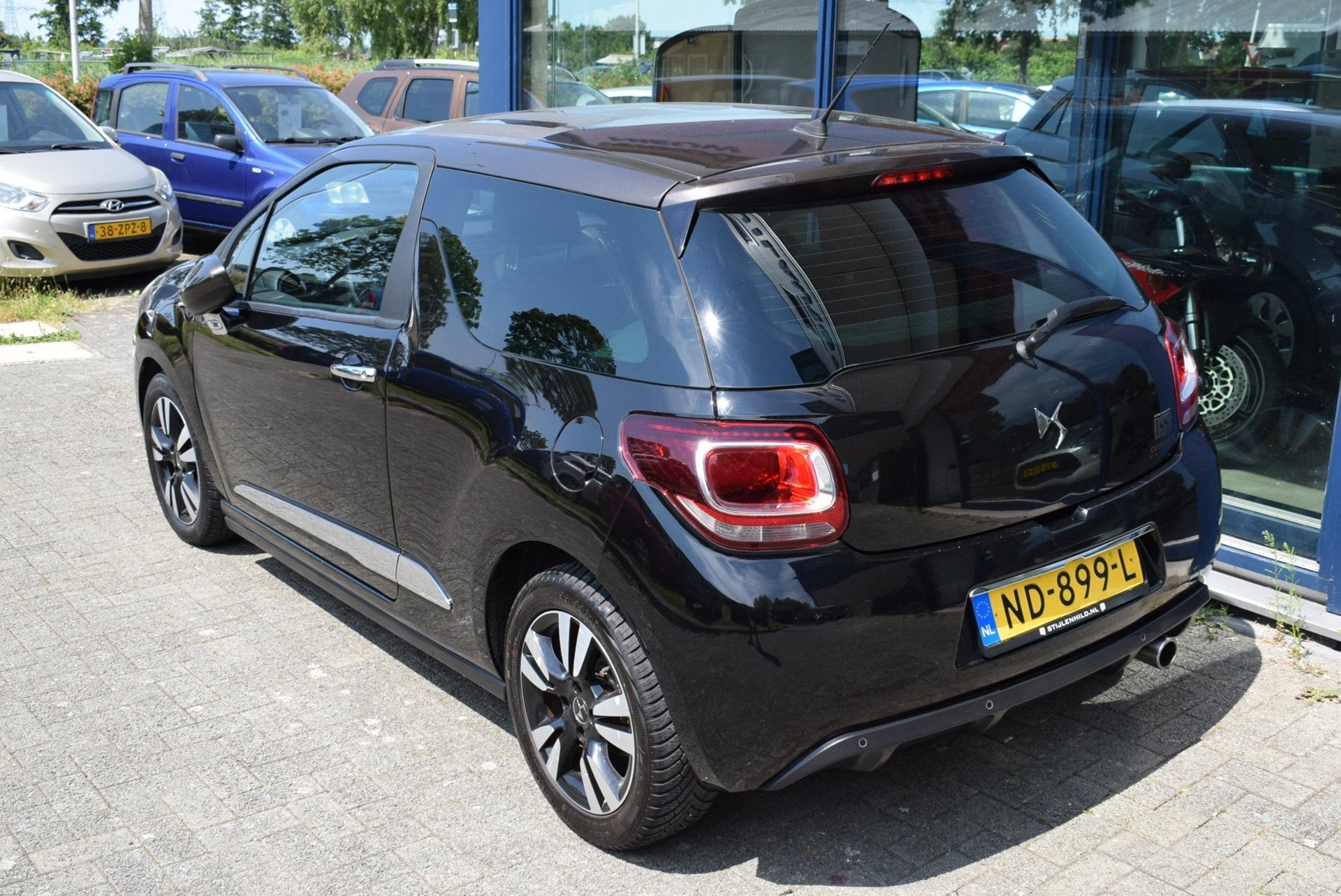DS 3 1.2 PureTech So Chic, Auto's, Voorwielaandrijving, Leder en Stof, Origineel Nederlands, Bedrijf