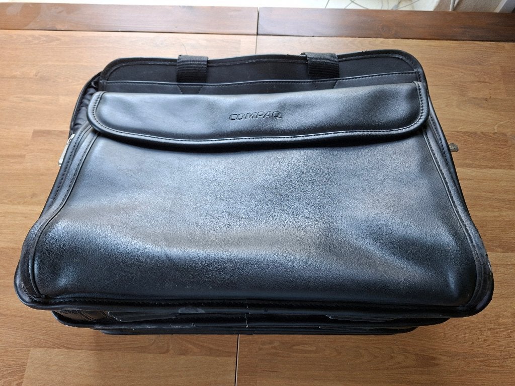 Laptoptas Compaq (leer), Aktetas, Zo goed als nieuw, Overige merken, Gevoerd laptopvak