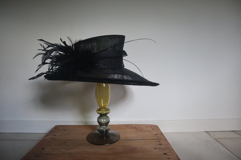 Prachtige zwarte Maddox dames hoed in doos, Kleding | Dames, Maddox, 55 cm (S, 6⅞ inch) of minder, Hoed, Ophalen of Verzenden