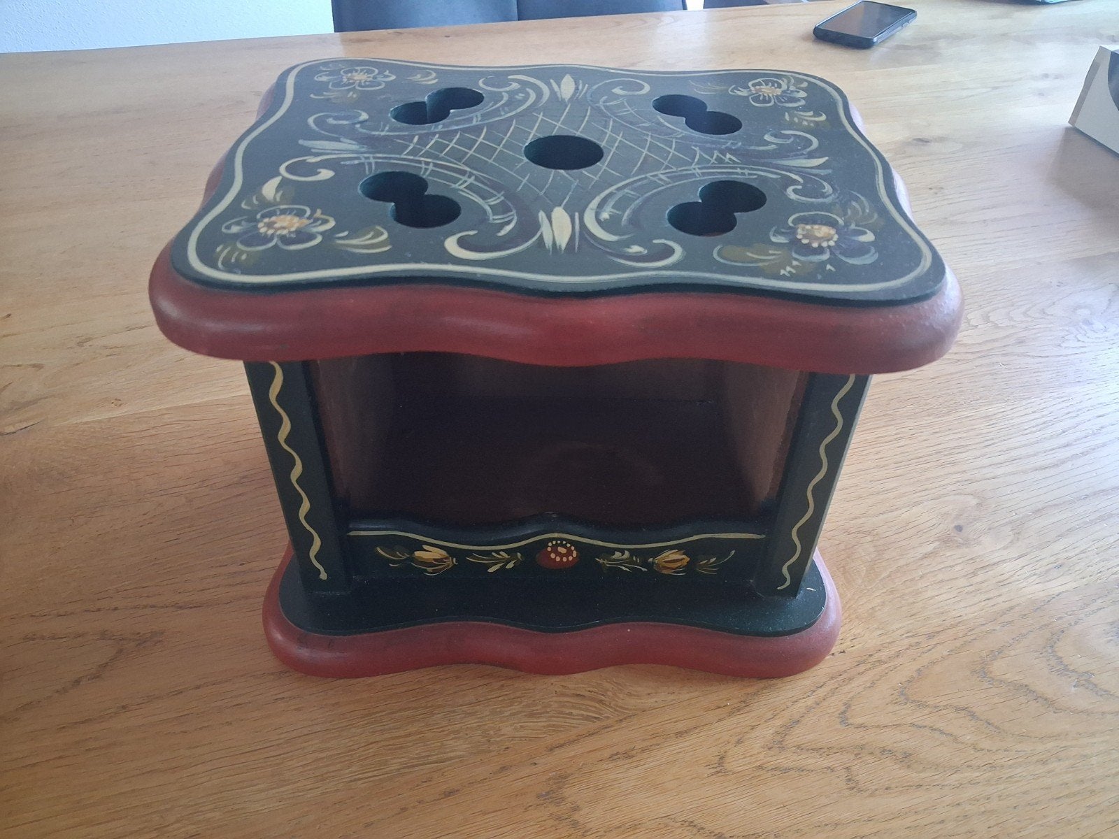 Decoratieve houten stoof met bloemmotief, Antiek en Kunst, Ophalen of Verzenden