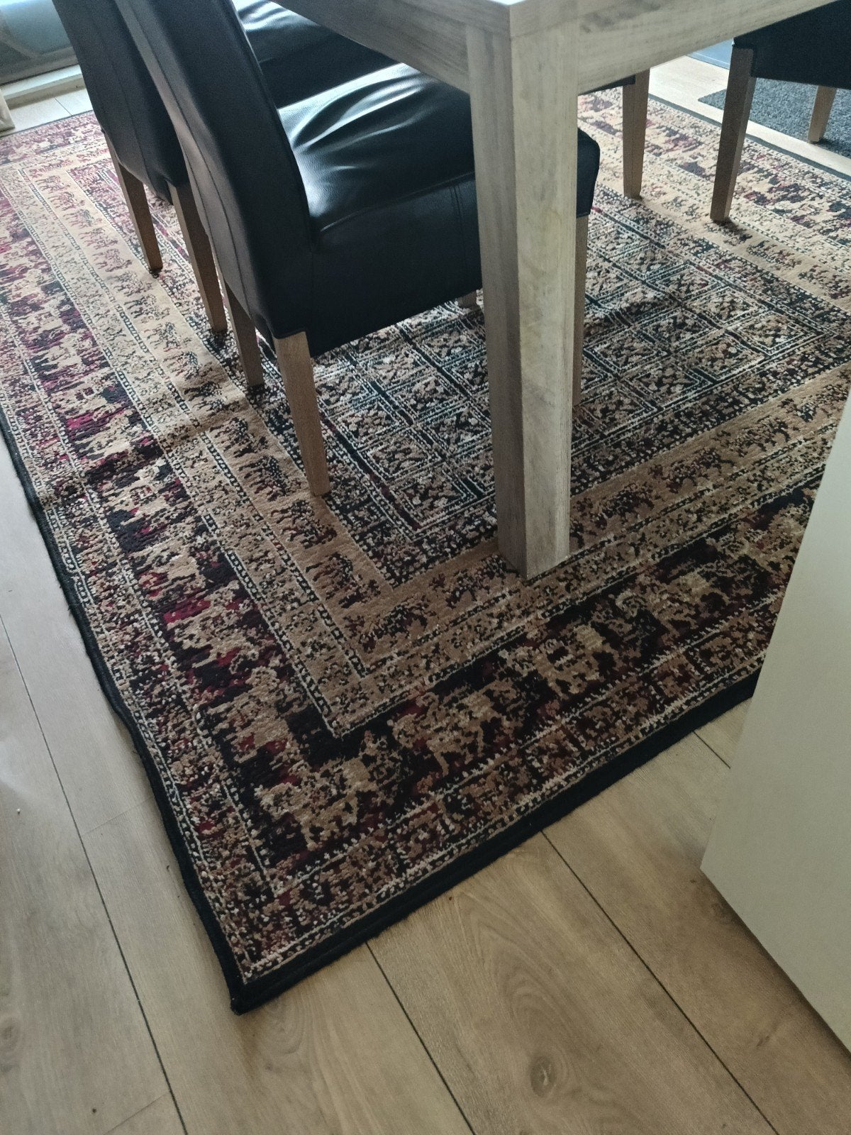 Klassiek rood/beige tapijt met oosterse patronen, Ophalen, 100 tot 150 cm, Klassiek, Oosters, 200 cm of meer