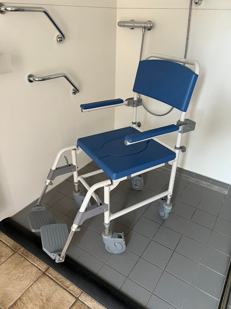 Te Koop : Verrijdbare Douchestoel Po - Stoel Mobiele Toilet, Diversen, Verpleegmiddelen, Ophalen, Gebruikt