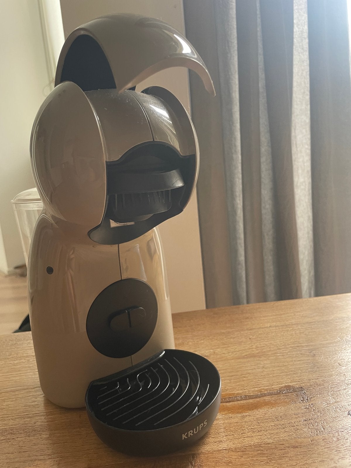 Dolce Gusto Krups Piccolo koffiezetapparaat taupe ZGAN, Koffiepads en cups, Koffiemachine, Ophalen of Verzenden, Zo goed als nieuw