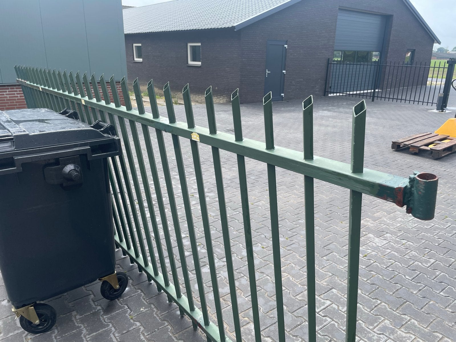 Stevige groene poort - Ideaal voor erf of tuin, Tuin en Terras, Tuinpoorten, Ophalen, Gebruikt, Staal, 150 tot 200 cm