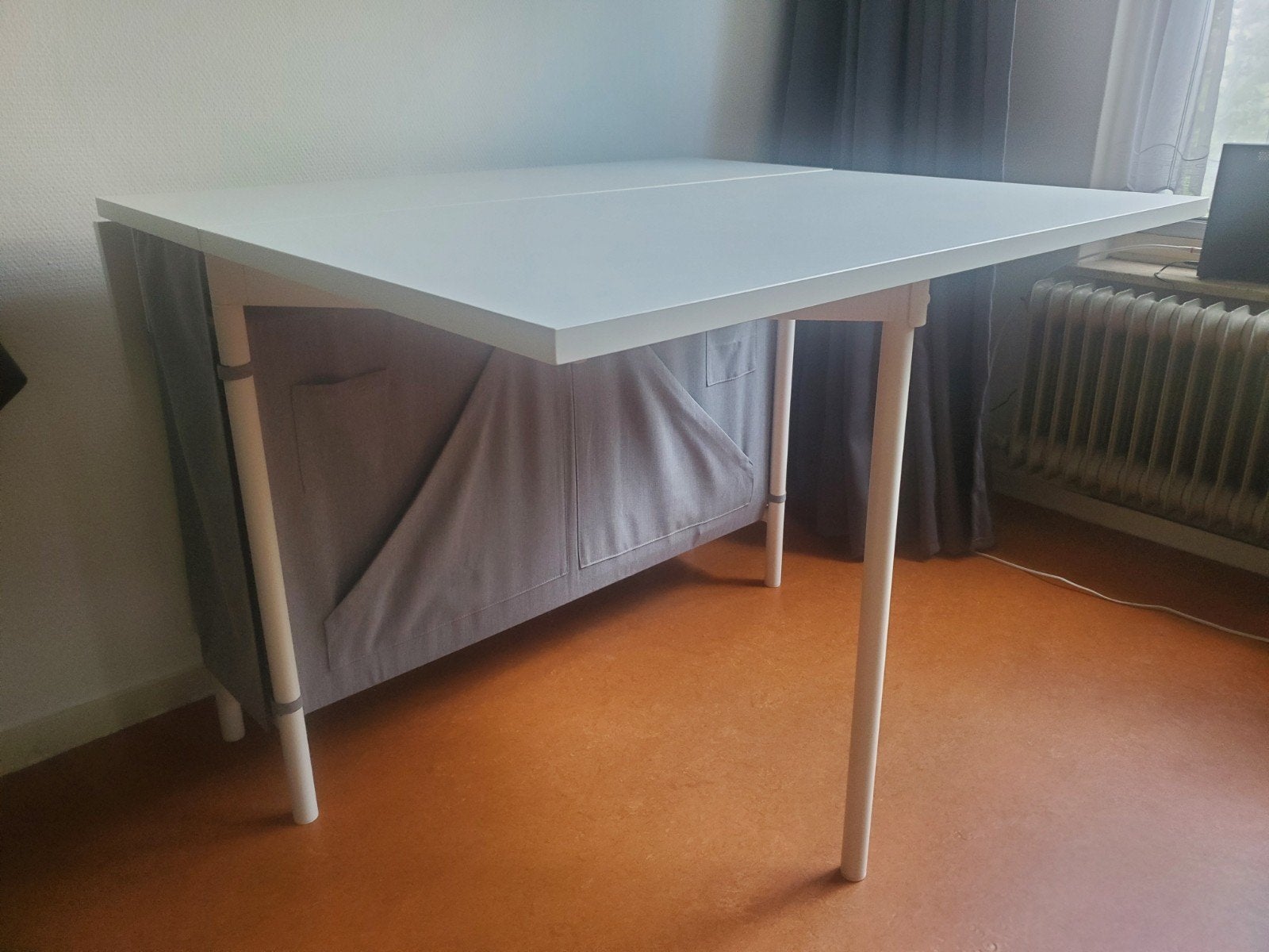 Ikea Kallhäll inklapbare tafel + 2 klapstoelen, Ophalen, 50 tot 100 cm, 100 tot 150 cm, Zo goed als nieuw