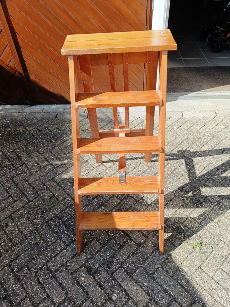 Houten uitklap trap, Doe-het-zelf en Verbouw, Ladders en Trappen, Ophalen, Minder dan 2 meter