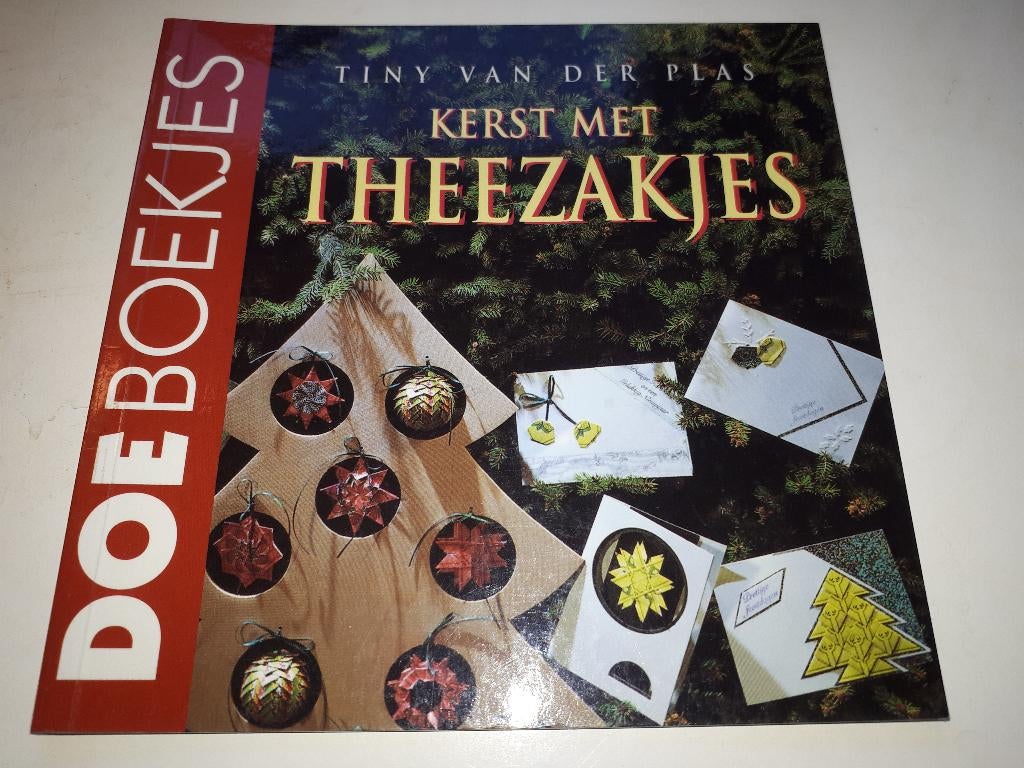 Kerst met theezakjes - Tiny van der Plas, Ophalen of Verzenden, Gelezen, Overige onderwerpen