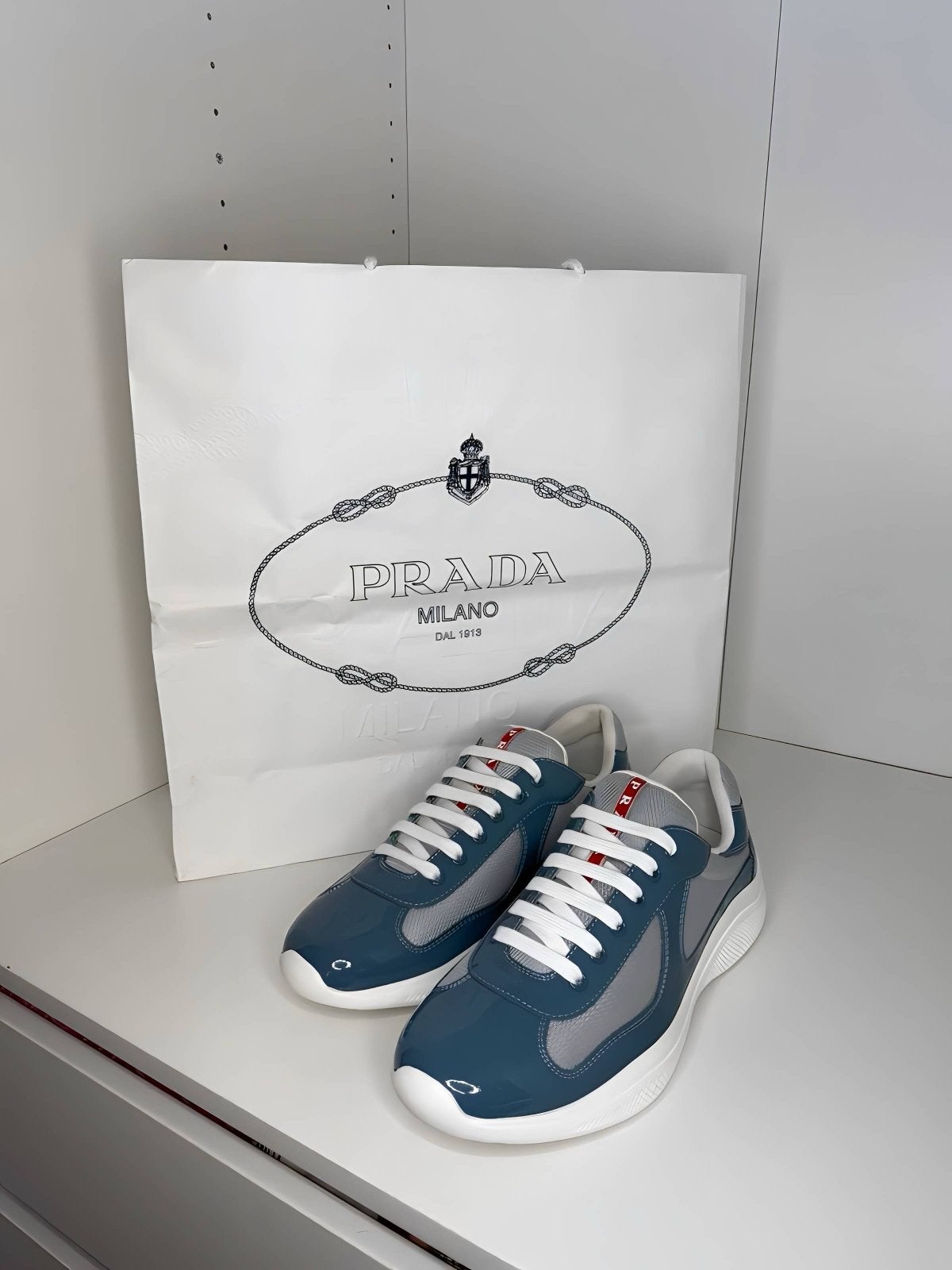 Prada Sneakers - zeer goede staat, Kleding | Heren, Schoenen, Blauw, Ophalen of Verzenden, Sneakers of Gympen, Zo goed als nieuw