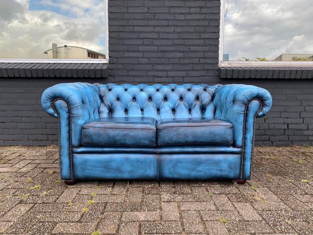 Prachtige Eneglse Chesterfield bank jeans blauw, Huis en Inrichting, 125 cm of meer, Leer, Ophalen of Verzenden, Zo goed als nieuw