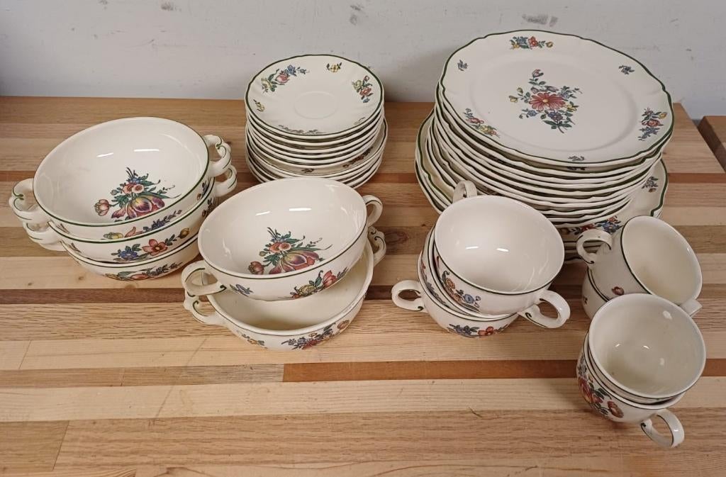 Villeroy & Boch Mettlach servies 1562 - 34 delig, Huis en Inrichting, Keuken | Servies, Gebruikt, Overige typen, Ophalen of Verzenden