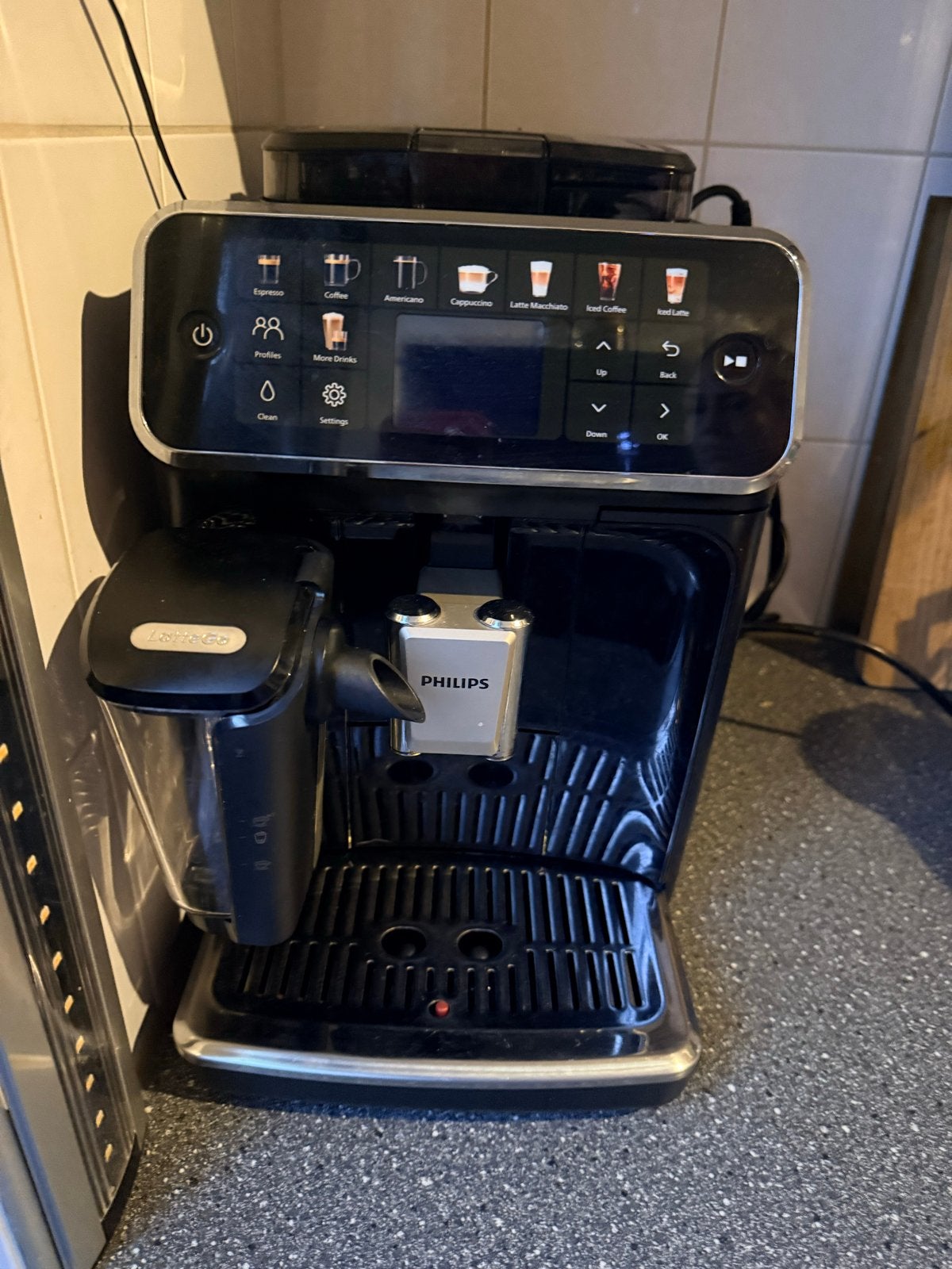 Philips 5500 latte go, Witgoed en Apparatuur, Ophalen, Afneembaar waterreservoir, Espresso apparaat, 10 kopjes of meer