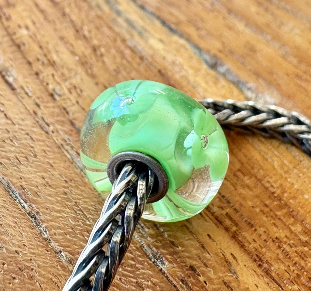 Trollbeads Uniek Groene Bloemetjes NIEUW, Sieraden, Tassen en Uiterlijk, Bedels, Verzenden, Nieuw, Glas of Kristal, Trollbeads