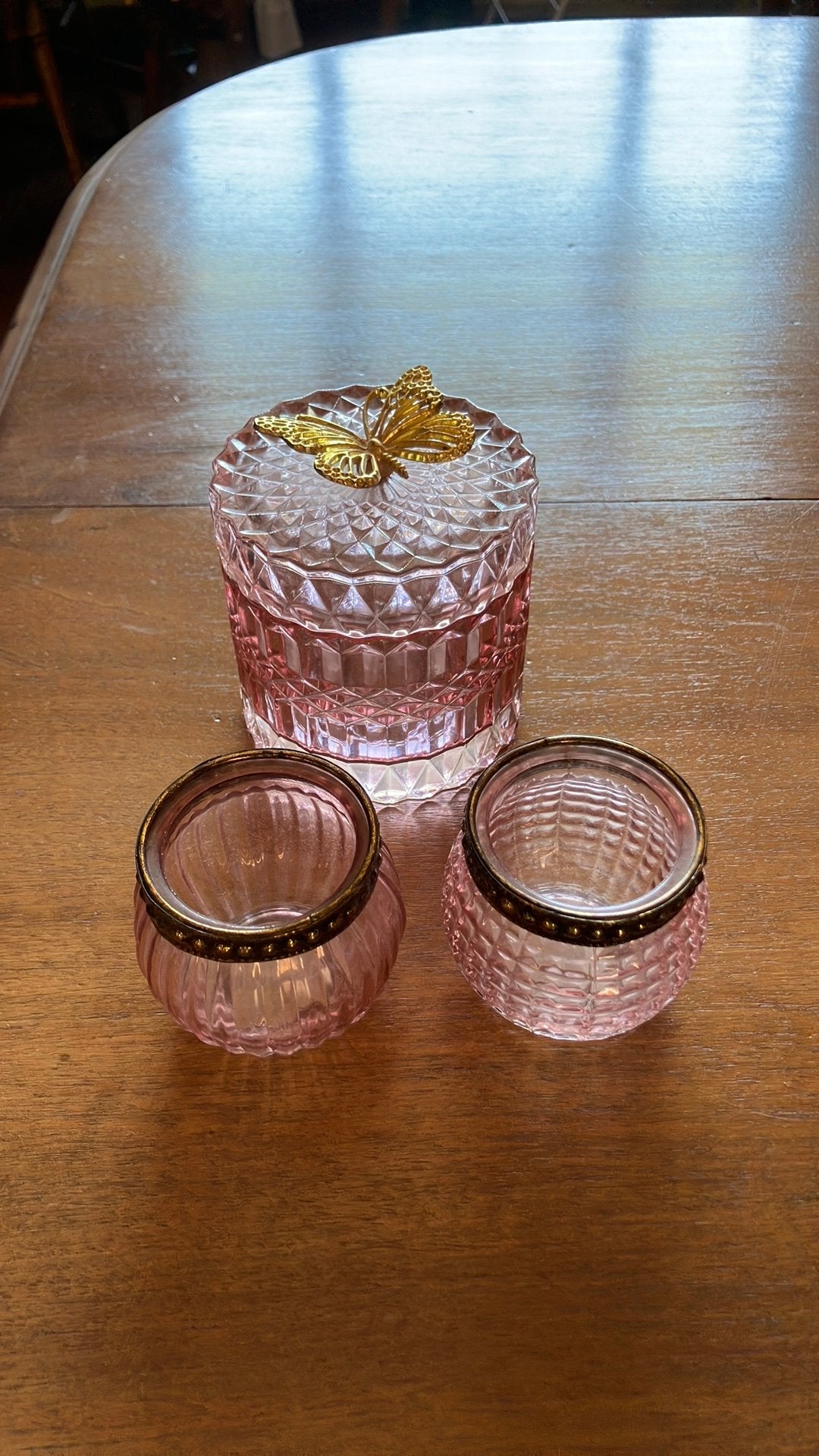 Leuke roze pot met vlinder en 2 waxinelichtjes houders., Ophalen of Verzenden, Roze