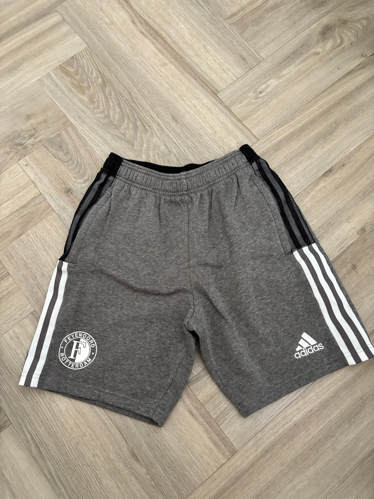 Adidas Feyenoord Short Maat 164, Ophalen of Verzenden, Zo goed als nieuw, Jongen of Meisje, Sport- of Zwemkleding