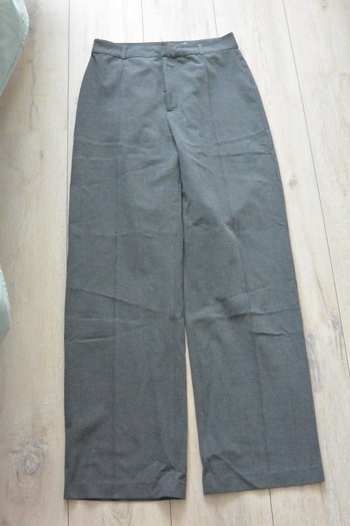 Pull&Bear grijze pantalon maat 38, Kleding | Dames, Broeken en Pantalons, Maat 38/40 (M), Pull&Bear, Ophalen of Verzenden, Gedragen