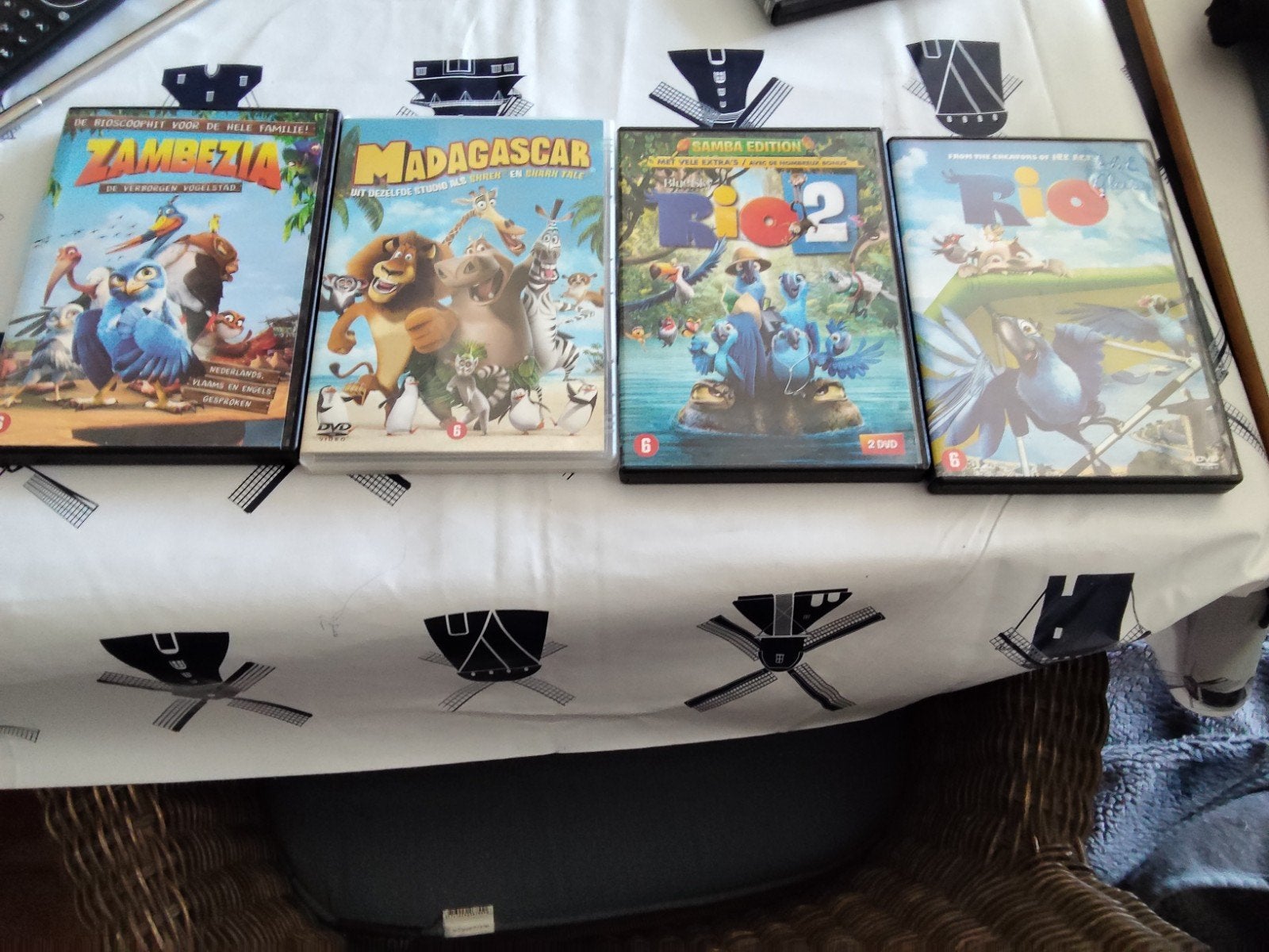 Madagascar DVD 5 stuks izgs dvds, Animatie, Nederlands, Ophalen of Verzenden, Zo goed als nieuw