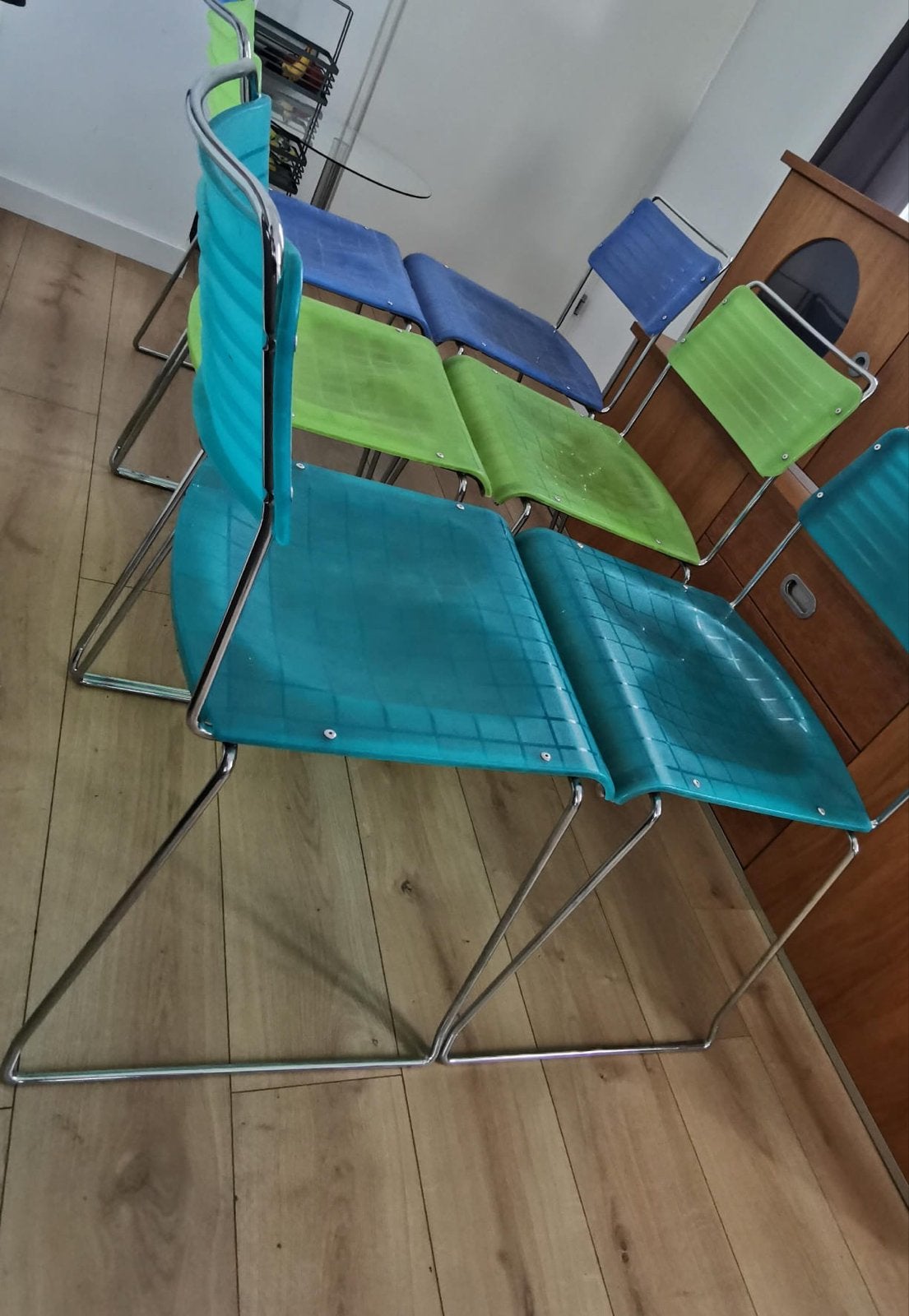 6 eetkamerstoelen van Berden in 3 verschillende kleuren, Huis en Inrichting, Kunststof, Gebruikt, Overige kleuren, Ophalen of Verzenden