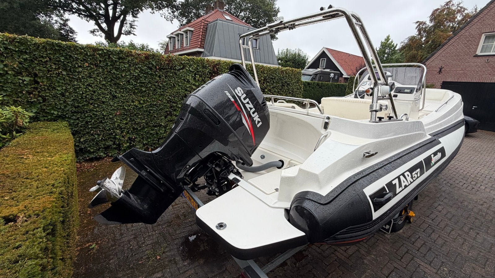 Foto 8 van ZAR Formenti 57 Well Deck met Suzuki DF150 en KALF trailer