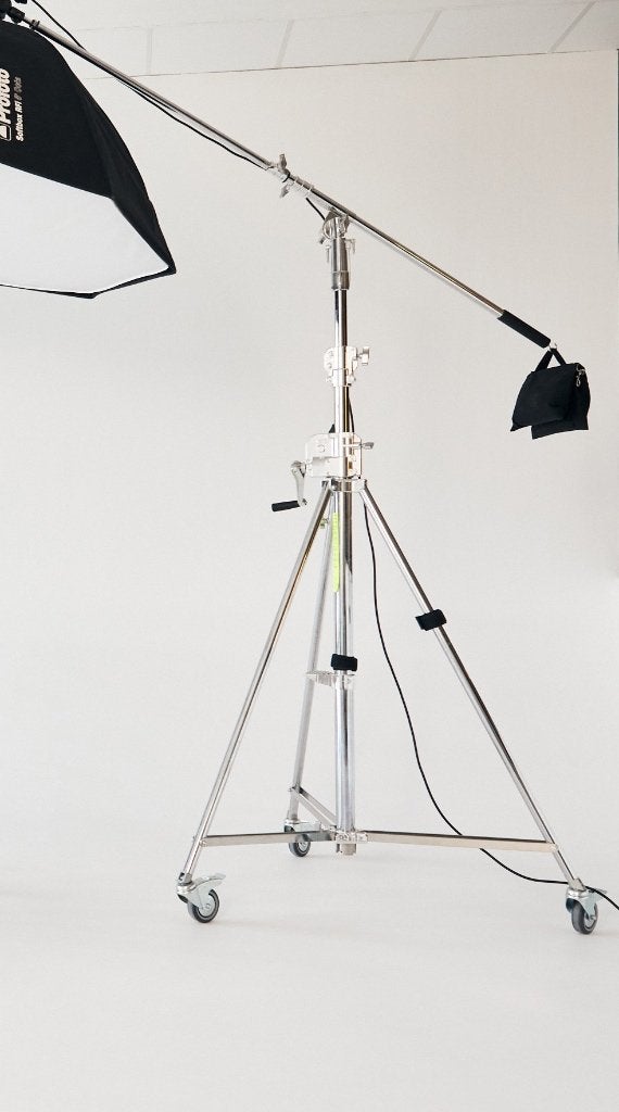 Avenger Wind Up Stand 39, Ophalen, 3-assige stabilisatie, Driepoot, Zo goed als nieuw