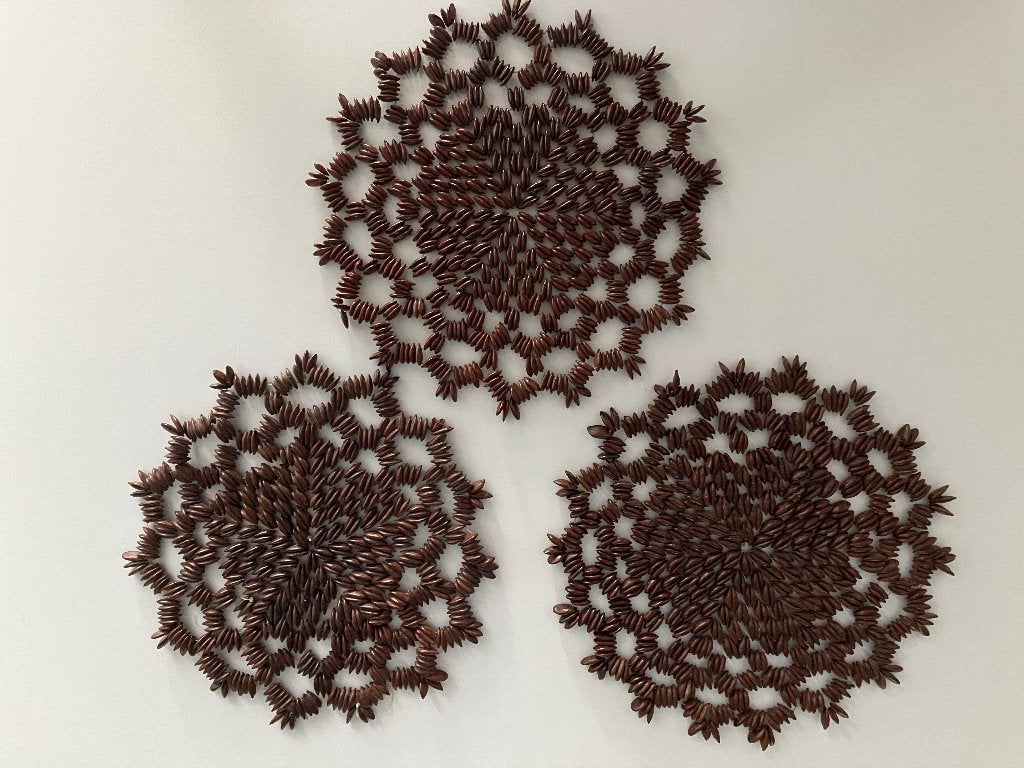 3 Mooie bruin bewerkte sierkleedjes, Ophalen of Verzenden, Gebruikt, Bruin