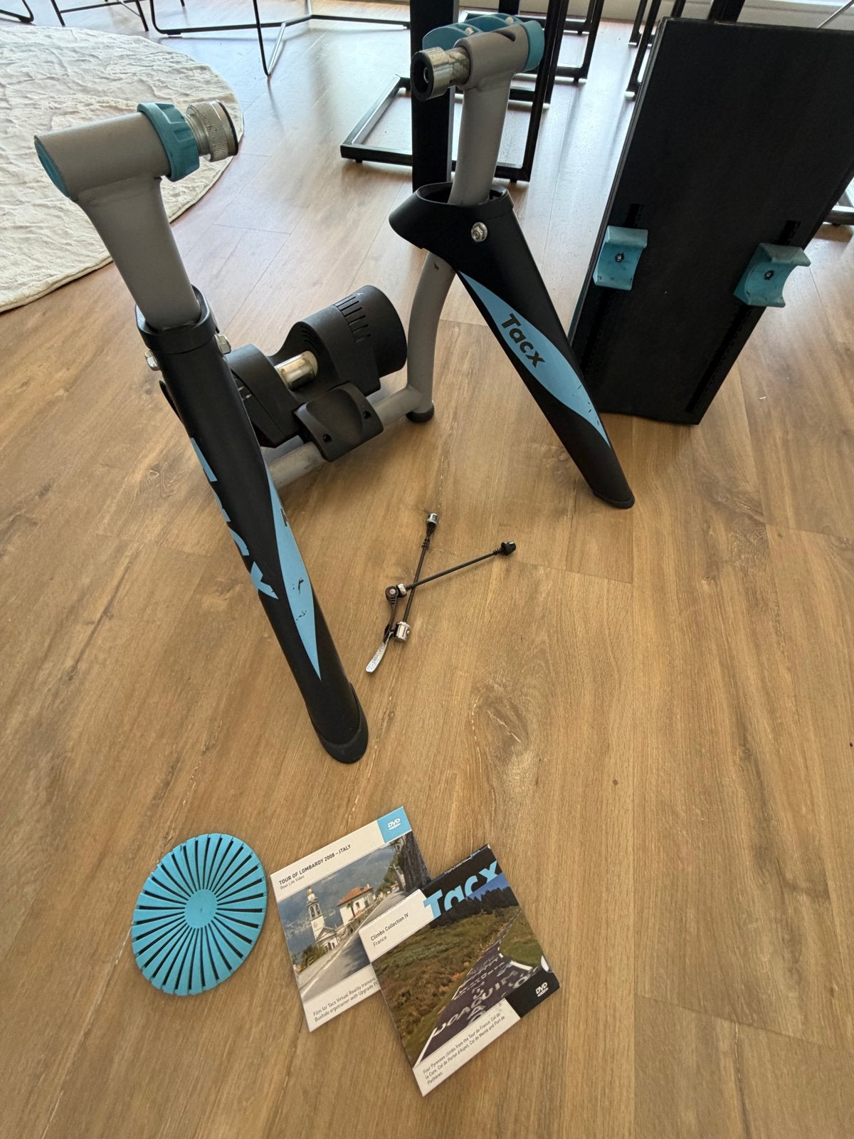 Tacx fietstrainer met wiel en DVD's, Fietsen en Brommers, Fietsonderdelen, Gebruikt, Overige typen, Staal, Racefiets, Ophalen of Verzenden