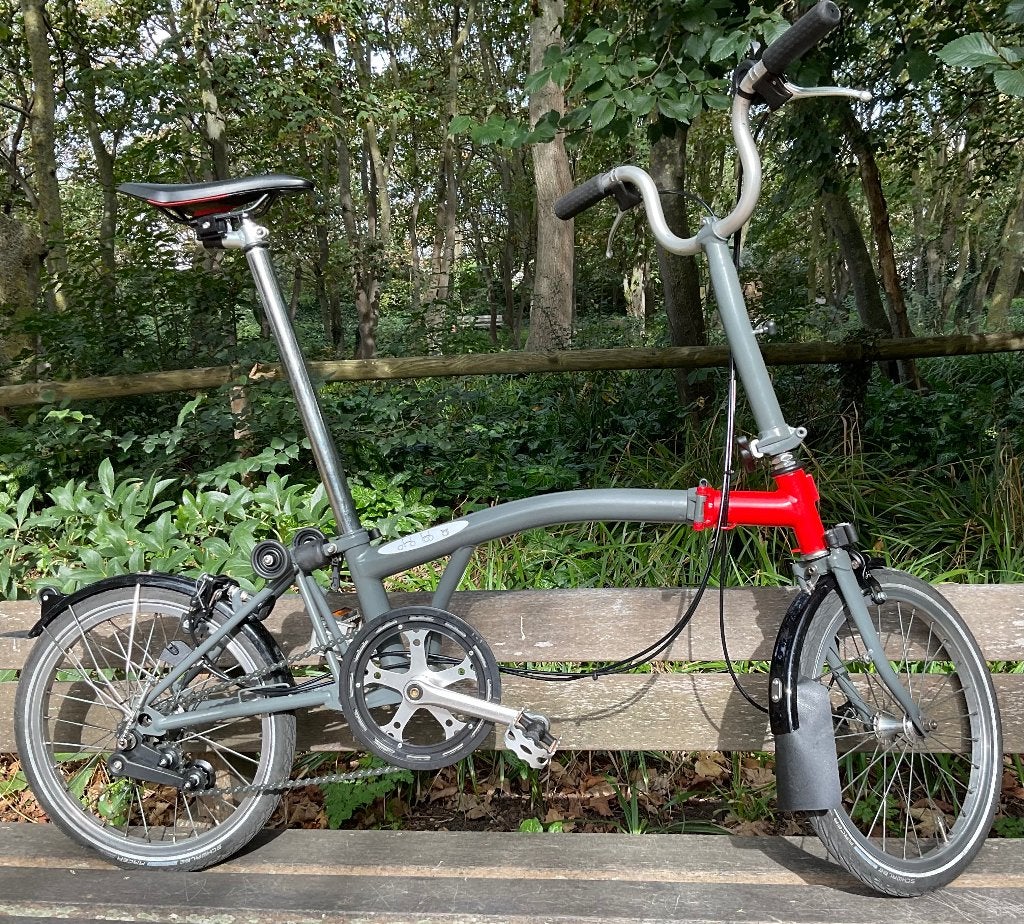 Grijze Brompton vouwfiets met rode accenten - M3L, Ophalen