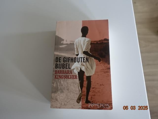 De gifhouten Bijbel.....Barbara Kingsolver, Ophalen, Zo goed als nieuw, Amerika