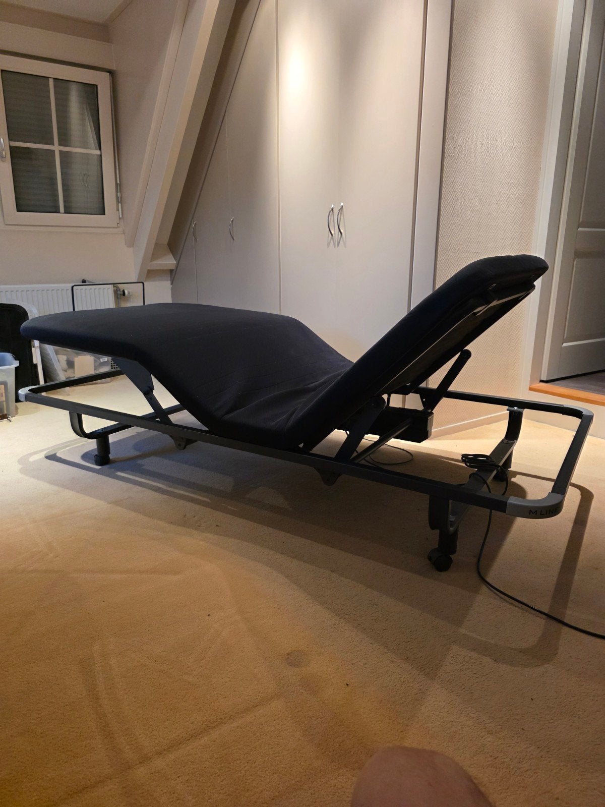 M-Line verstelbaar bed met motor, Huis en Inrichting, Ophalen, Tweepersoons, Metaal, 100 cm