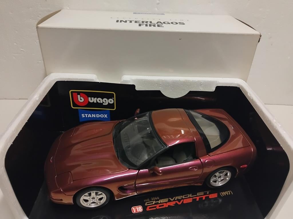 Chevrolet Corvette Interlagis Fire Standox lak 1:18 KRD, Ophalen of Verzenden, Zo goed als nieuw, Auto, Overige merken