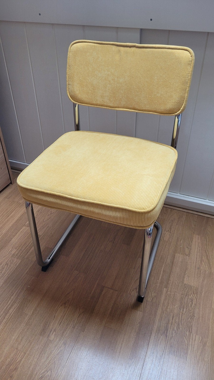 Eetkamerstoel met ribstof en chroom sledeframe, Huis en Inrichting, Modern, Retro, Gebruikt, Overige kleuren, Ophalen of Verzenden