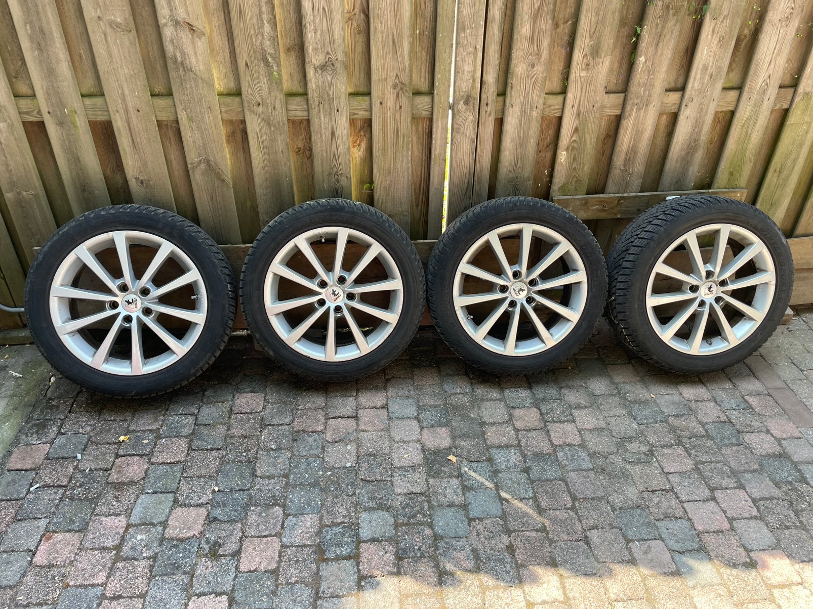 Winterbanden/velgen Volvo V60, Ophalen, Banden en Velgen, 17 inch, Winterbanden