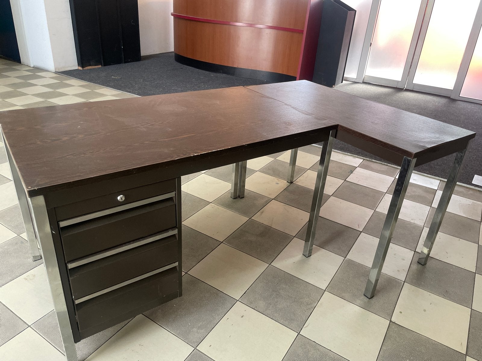 Gratis - Hoekbureau met lades, Huis en Inrichting, Ophalen, Gebruikt, Hoekbureau, Bruin