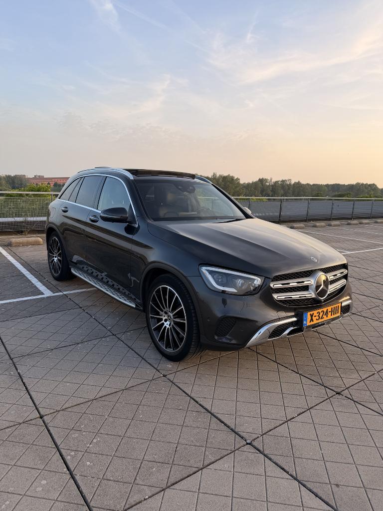 Mercedes GLC 300e 4MATIC | Pano | Burmester | HUD | 360 Cam, Automaat, 4 cilinders, 38 km/l, GLC