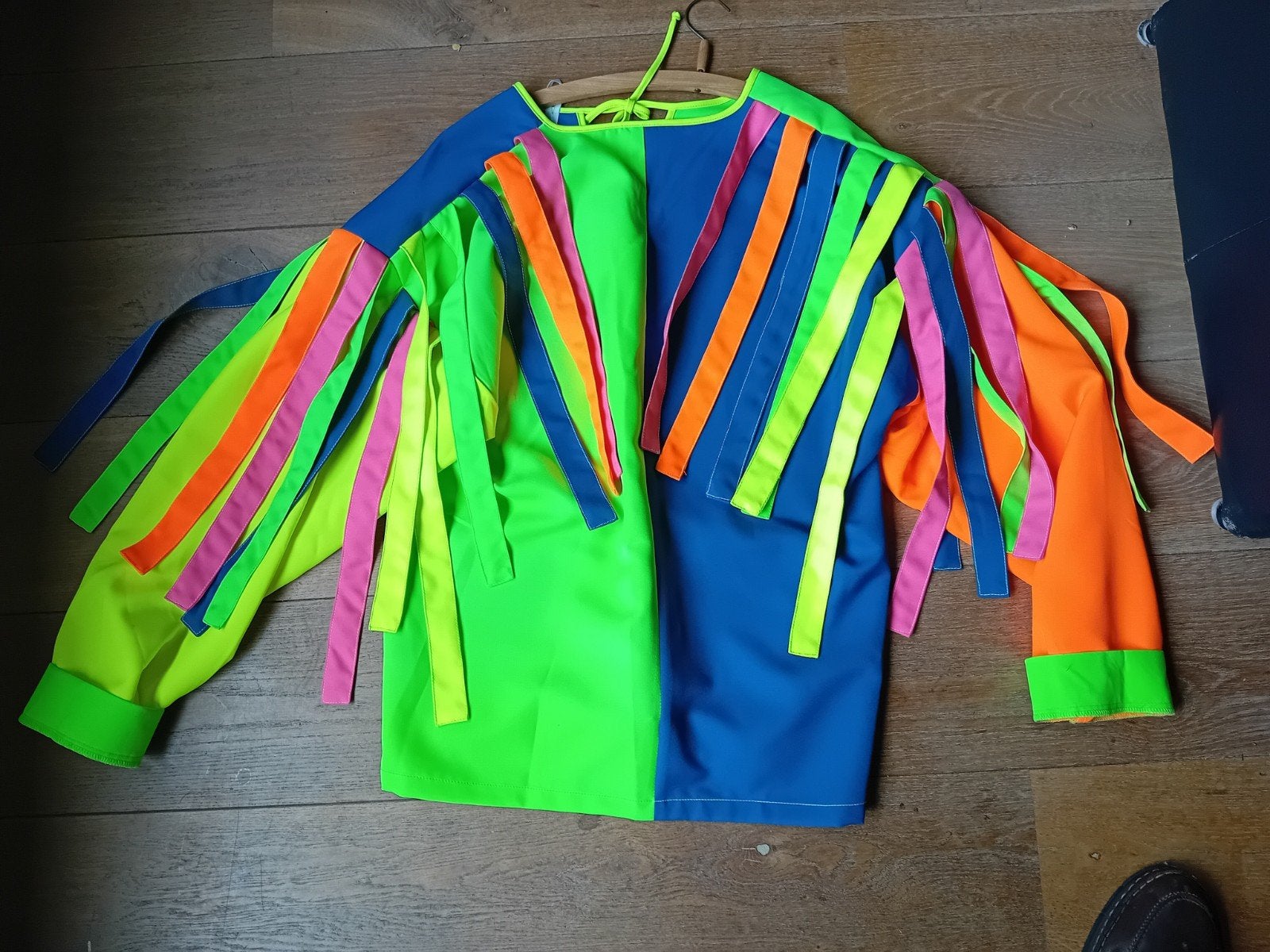 Carnavalskleding Neon Kleuren - Maat L/10 NIEUW, Kleding | Dames, Verzenden, Maat 42/44 (L), Nieuw, Kleding
