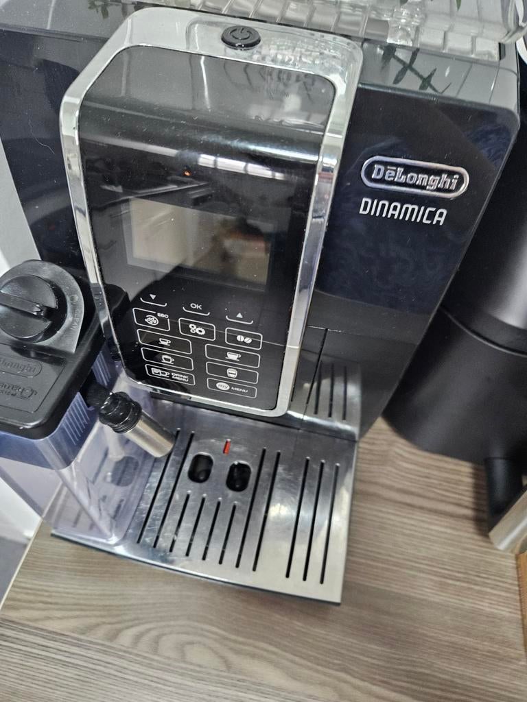 De'Longhi Dinamica volautomatische koffiemachine, Witgoed en Apparatuur, Koffiezetapparaten, 10 kopjes of meer, Koffiemachine