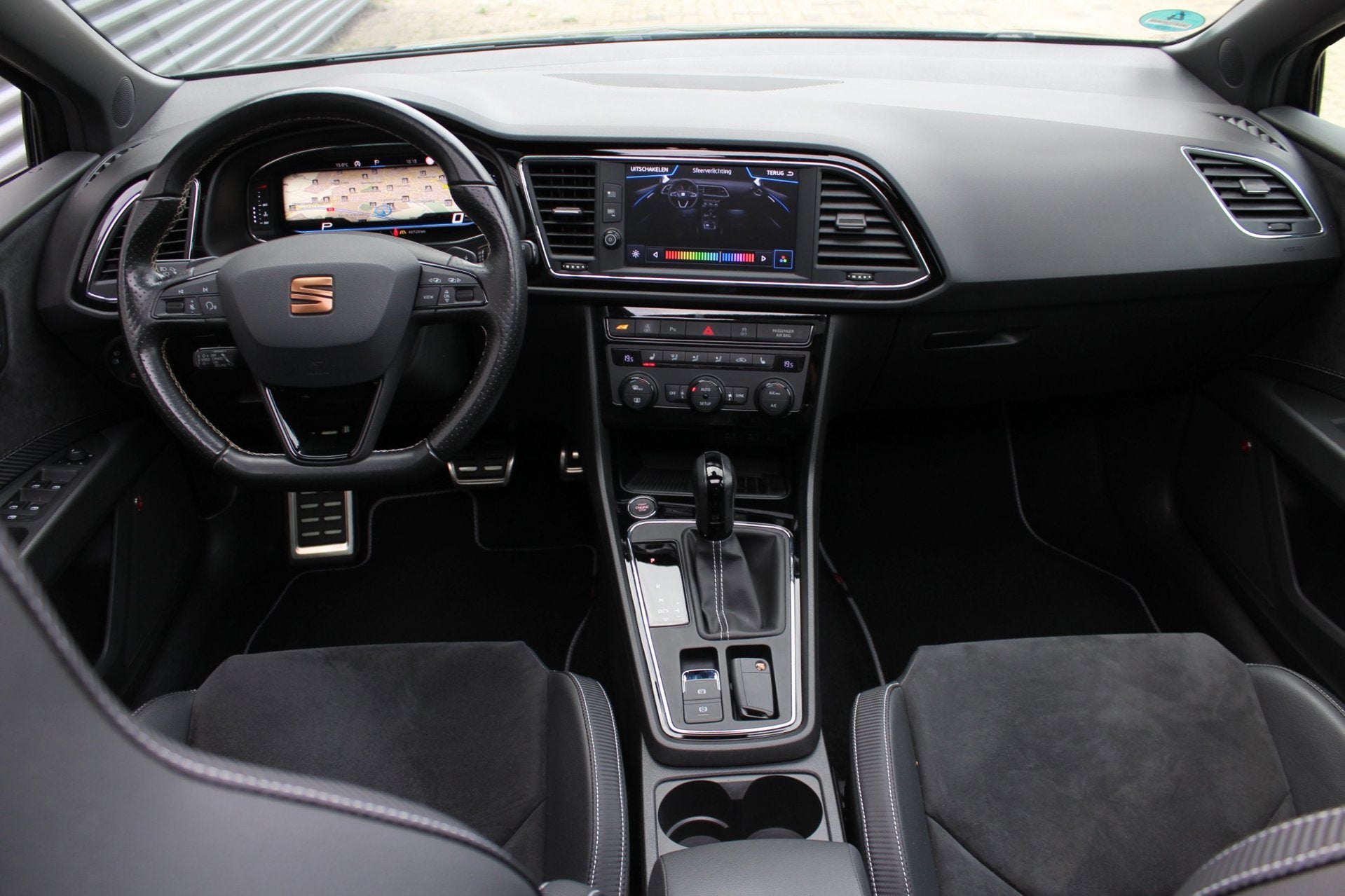 SEAT Leon ST 2.0 TSI CUPRA 4drive | Schaalstoelen | Panorama, Auto's, Dealer onderhouden, 15 km/l, Zwart, 4 cilinders